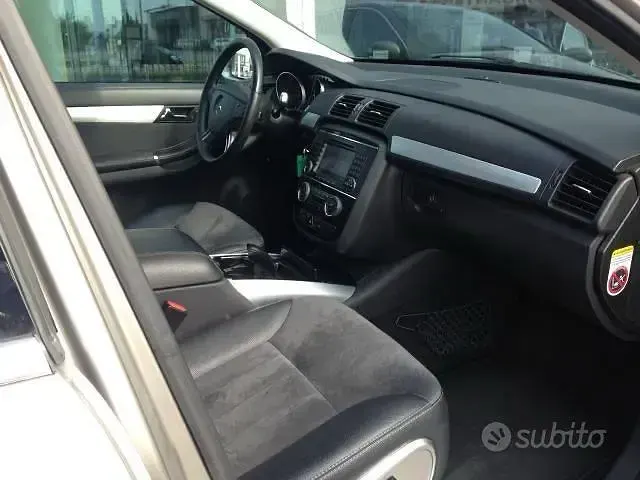 Usata Mercedes R320 224 CV (164 kW) 2007 Grigio Station wagon