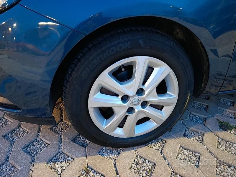 Usata Opel Corsa 2015 Blu Utilitaria