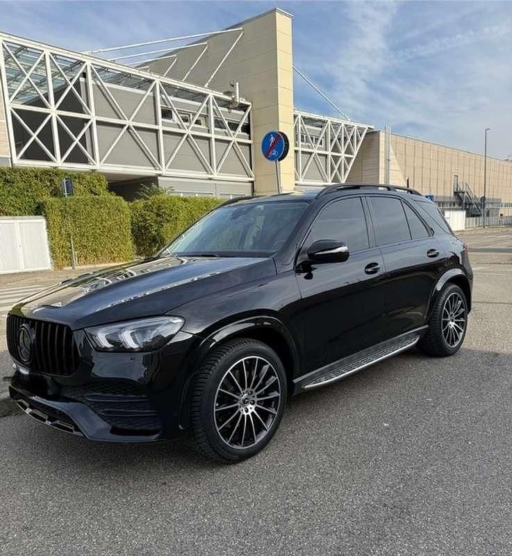 Usata Mercedes GLE300 Premium Plus 245 CV (180 kW) 2023 Nero SUV