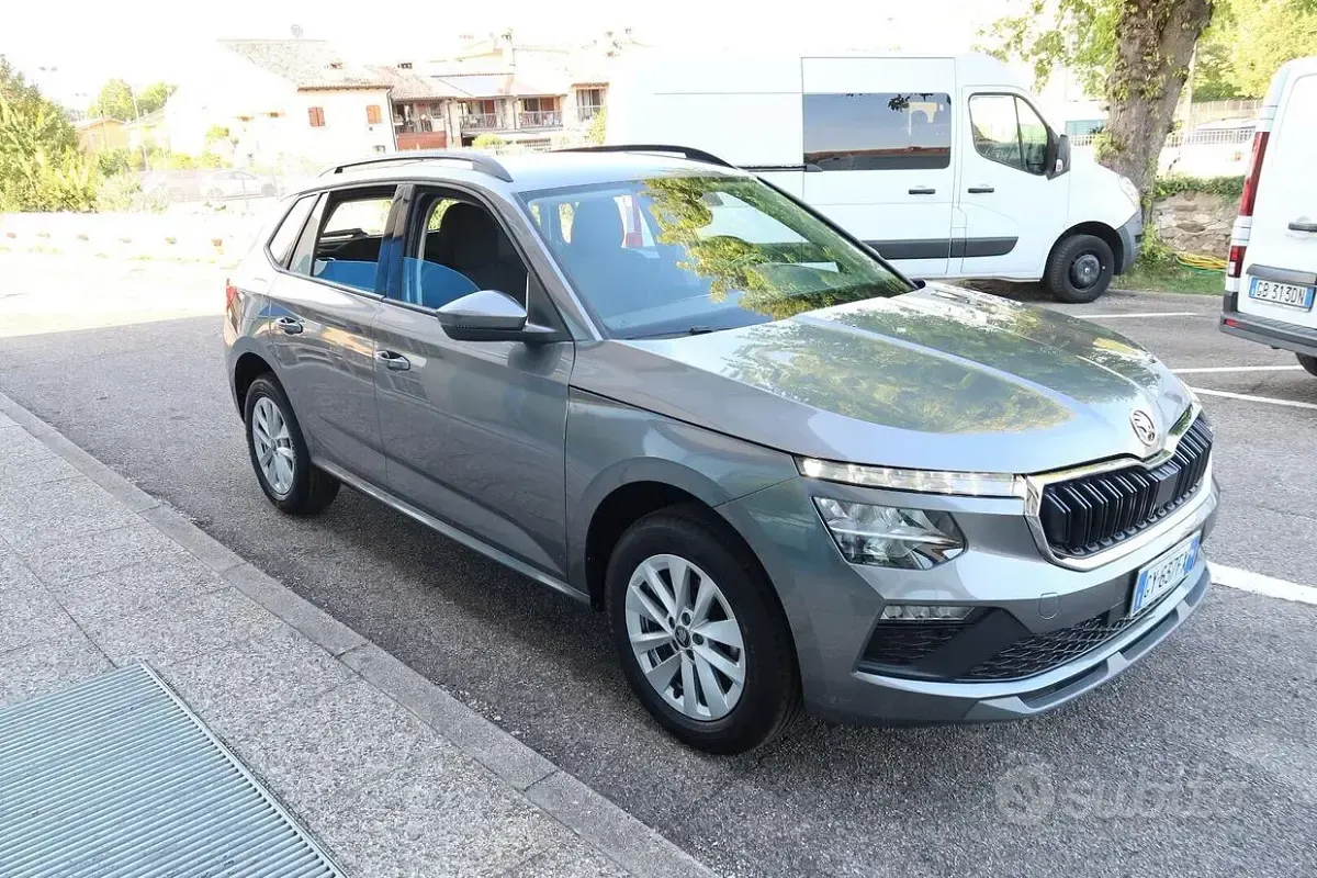 Usata Skoda Kamiq Selection 95 CV (69 kW) 2025 Grigio SUV