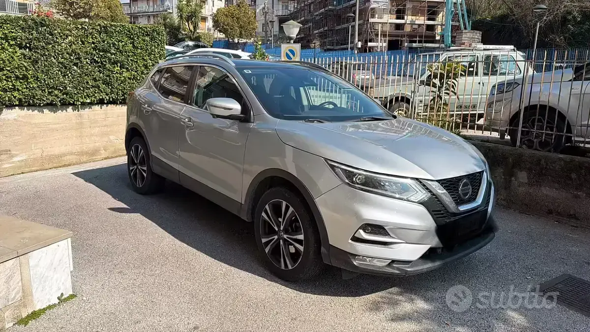 Usata Nissan Qashqai N-Connecta 116 CV (85 kW) 2019 Grigio SUV