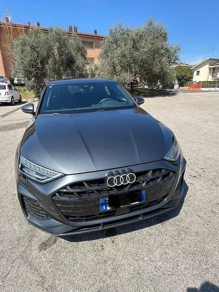 Usata Audi A3 S-Line 116 CV (85 kW) 2024 Grigio Berlina