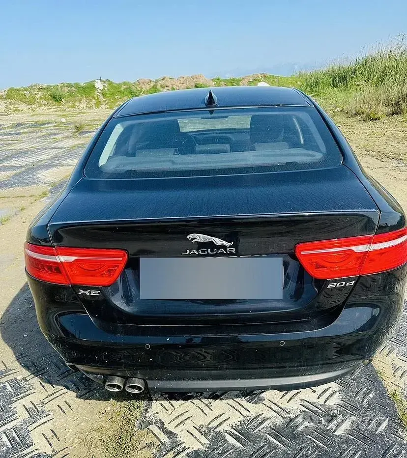 Usata Jaguar XE 180 CV (132 kW) 2016 Nero Berlina