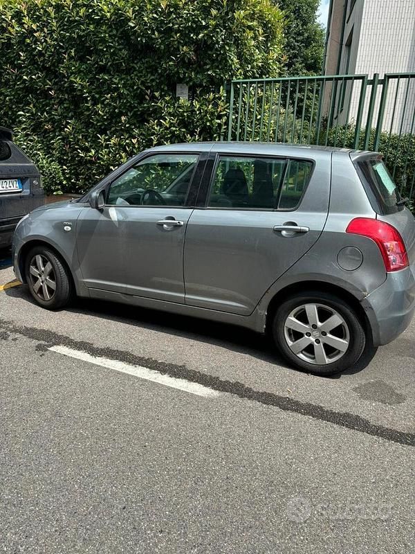 Usata Suzuki Swift 92 CV (67 kW) 2007 Grigio Utilitaria