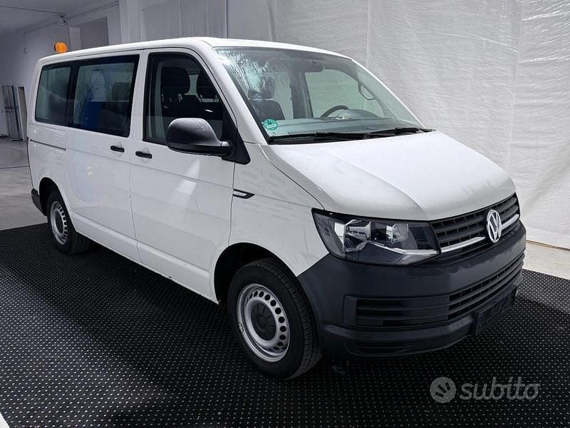 Begagnad VW Caravelle Trendline 102 HK (75 kW) 2018 Van