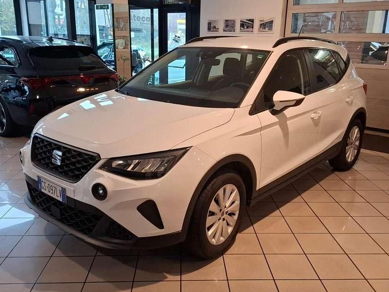 Bianco nevada met Usata 2023 Seat Arona Style SUV | 15.300 € (Buon prezzo) - Immagine 1/4