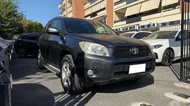 Usata Toyota RAV4 Sol 136 CV (100 kW) 2008 Argento metallizzato SUV