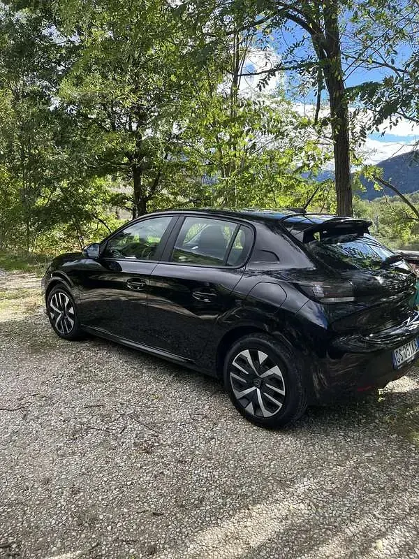 Usata Peugeot 208 Active 75 CV (55 kW) 2024 Utilitaria