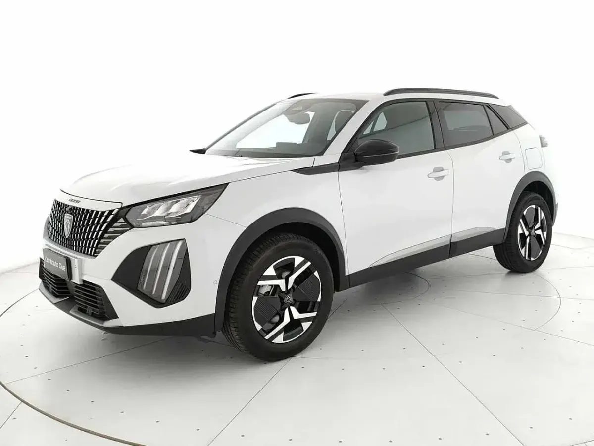 Usata Peugeot 2008 Allure 145 CV (106 kW) 2026 SUV