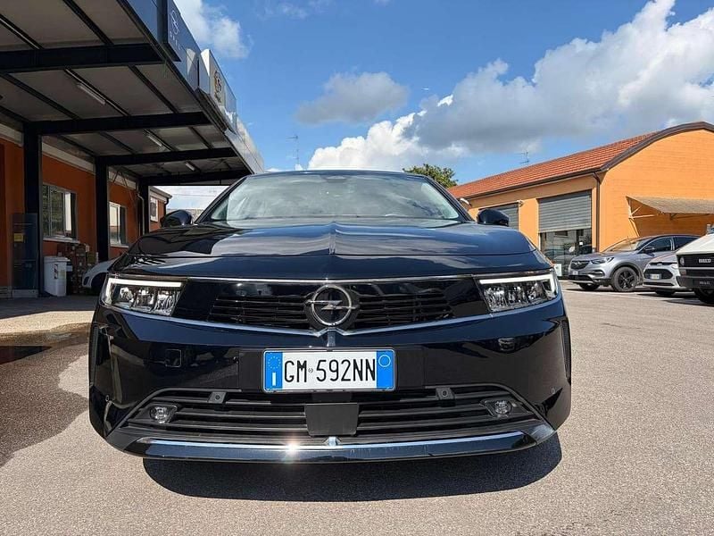 Usata Opel Astra Business Elegance 150 CV (110 kW) 2022 Karbon black Utilitaria
