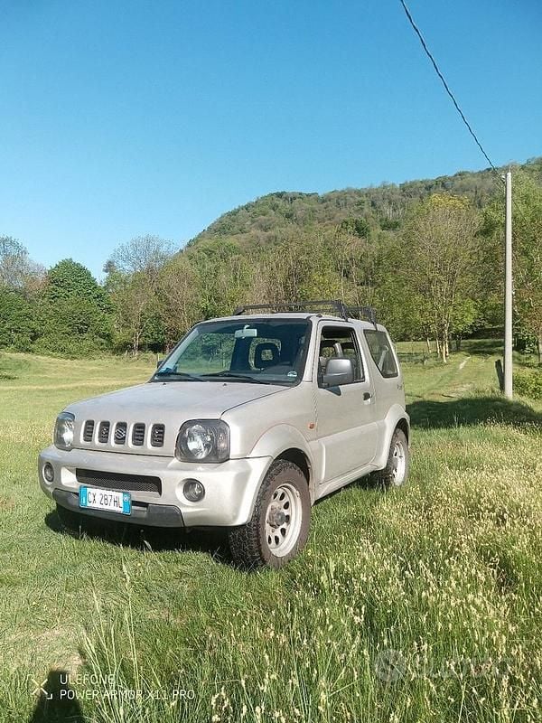 Usata Suzuki Jimny 85 CV (62 kW) 2005 Grigio SUV