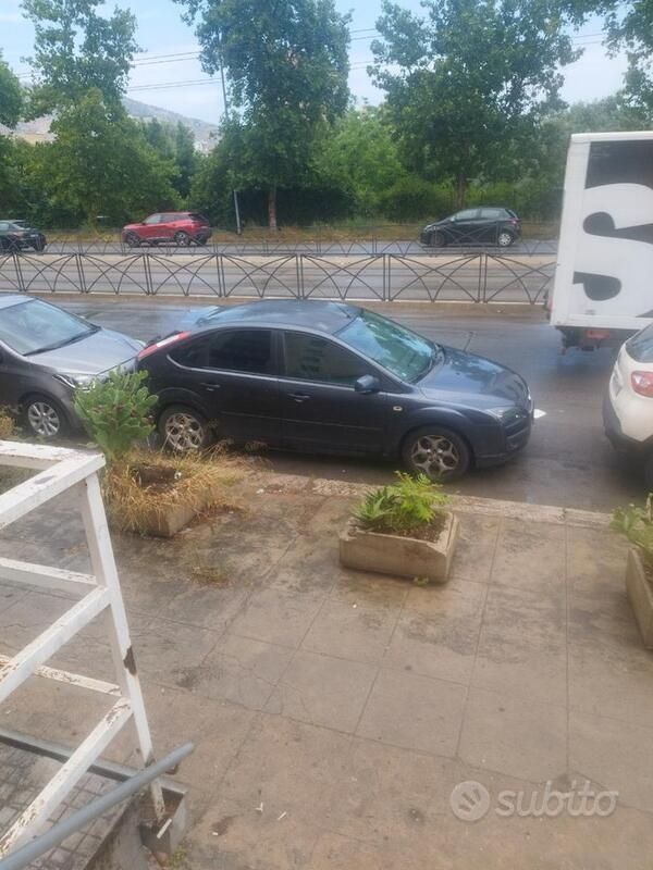 Grigio Usata 2007 Ford C-MAX Monovolume | 2500 € (Ottimo prezzo) - Immagine 1/1