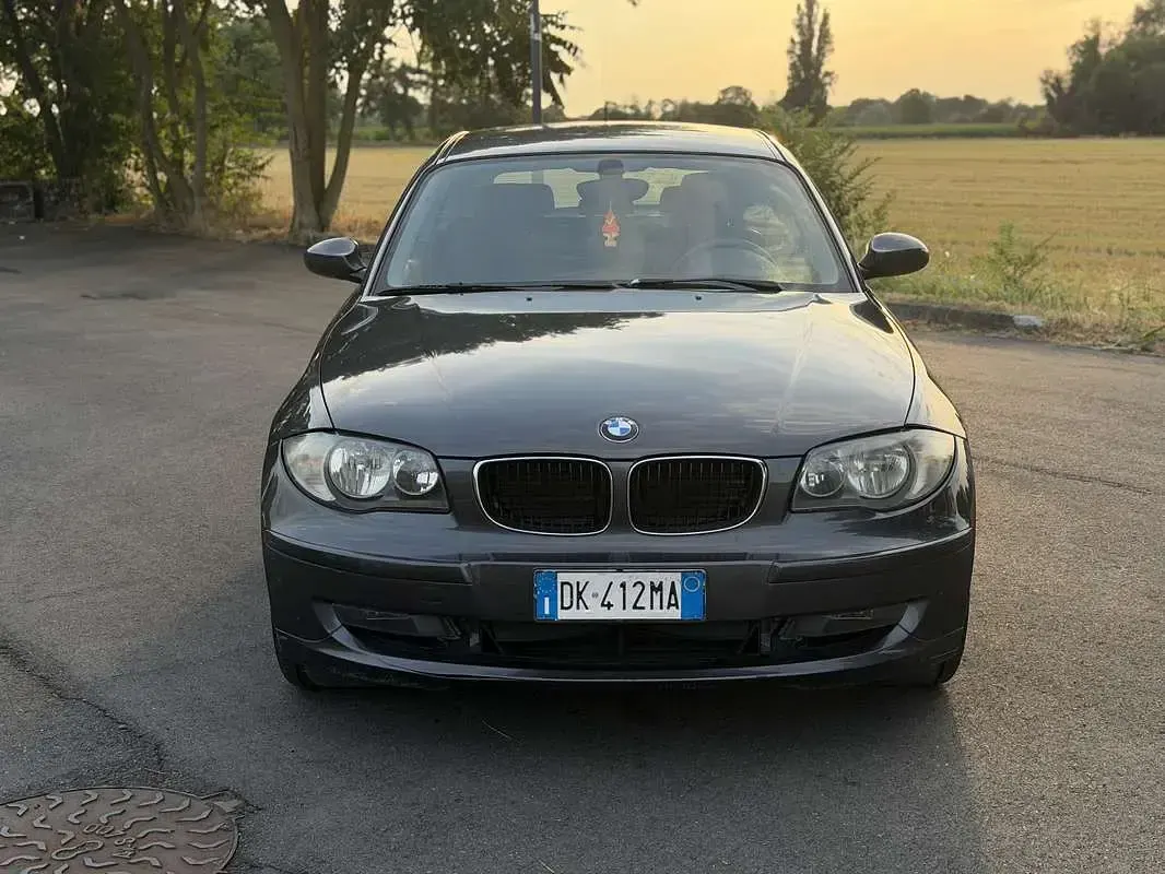 Usata BMW 118 143 CV (105 kW) 2007 Grigio Utilitaria