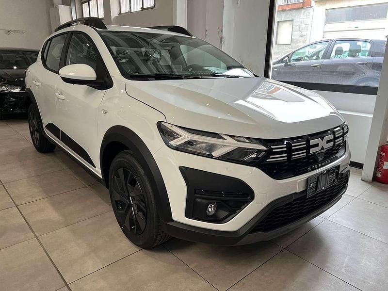 Nuova Dacia Sandero Expression 120 CV (88 kW) 2025 Bianco ghiaccio Utilitaria