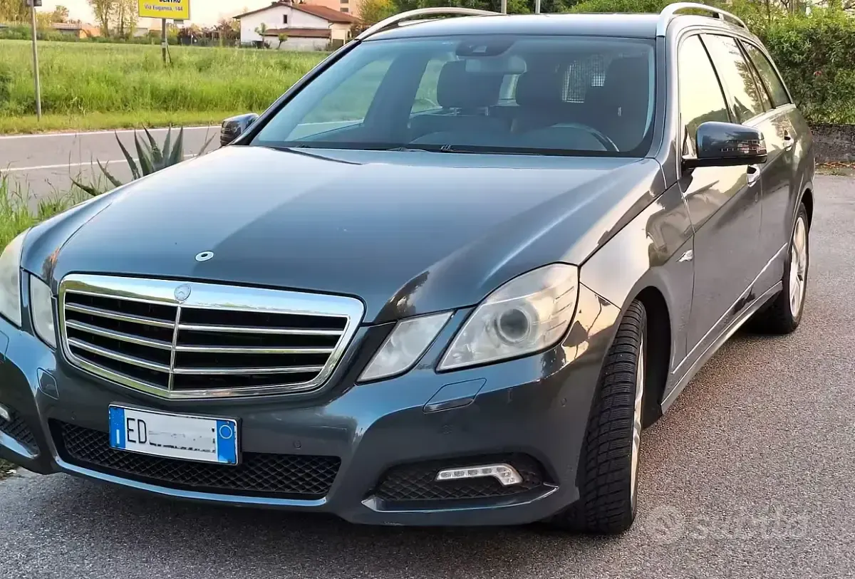 Usata Mercedes E350 265 CV (194 kW) 2010 Grigio Station wagon