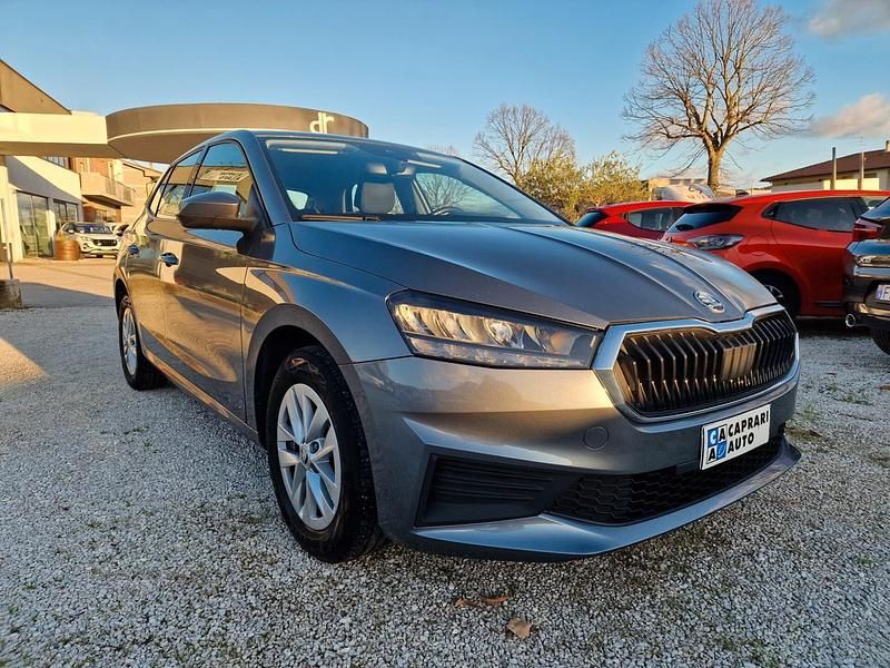 Grigio Usata 2022 Skoda Fabia Ambition Tre volumi | 12.490 € (Cara) - Immagine 1/4