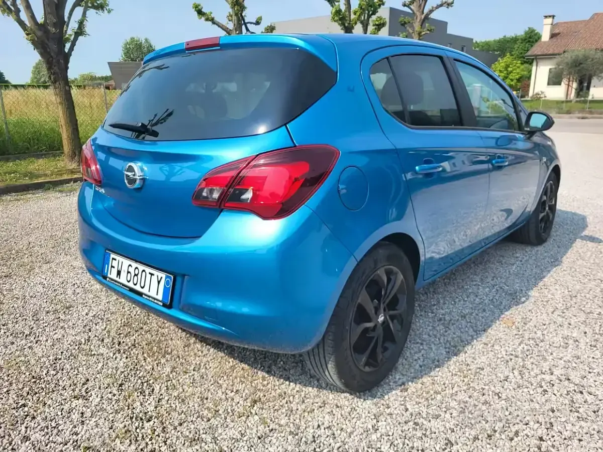 Usado Opel Corsa 69 HP (50 kW) 2019 Azul Citadino