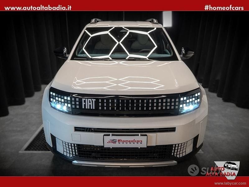 Nuova Fiat Grande Panda La Prima 110 CV (80 kW) 2025 Bianco Utilitaria