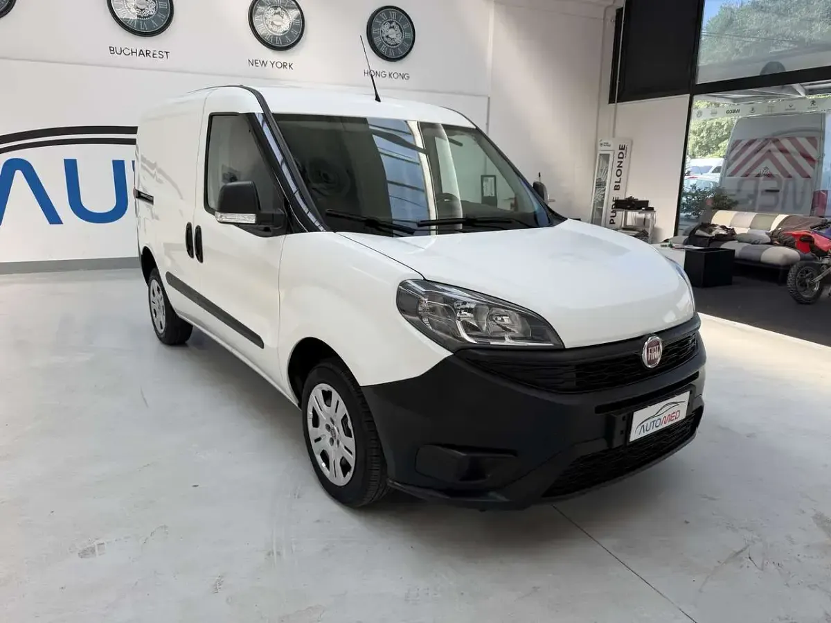 Usata Fiat Doblò 95 CV (69 kW) 2021 Bianco Monovolume