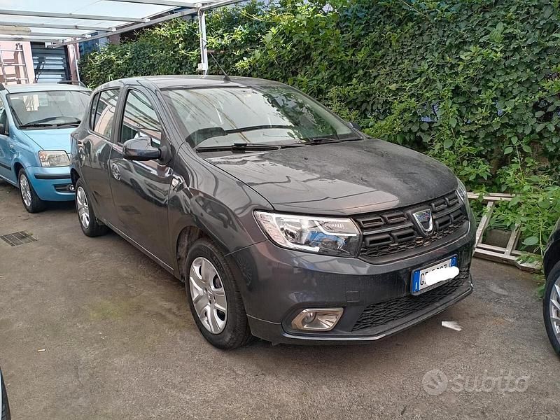 Grigio Usata 2020 Dacia Sandero Comfort Due volumi | 6900 € (Ottimo prezzo) - Immagine 1/4