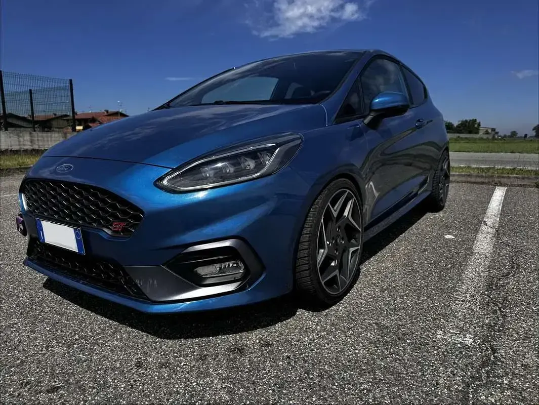 Begagnad Ford Fiesta ST 200 HK (147 kW) 2018 Blå Halvkombi