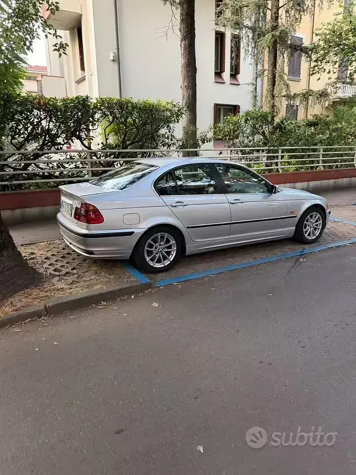 Usata BMW 320 150 CV (110 kW) 2000 Grigio Berlina