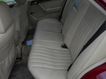 Usata Mercedes E200 1993 Bordeaux Berlina