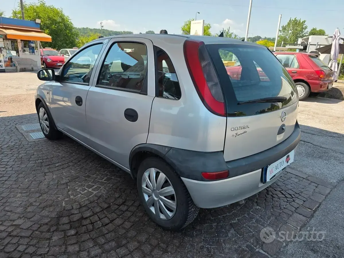Usata Opel Corsa 75 CV (55 kW) 2003 Grigio Utilitaria