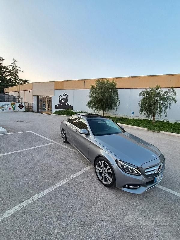 Usado Mercedes C200 136 CV (100 kW) 2015 Gris Berlina
