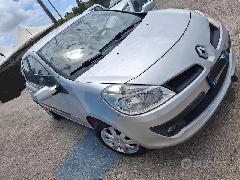Usata Renault Clio II Rip Curl 85 CV (62 kW) 2008 Grigio Berlina