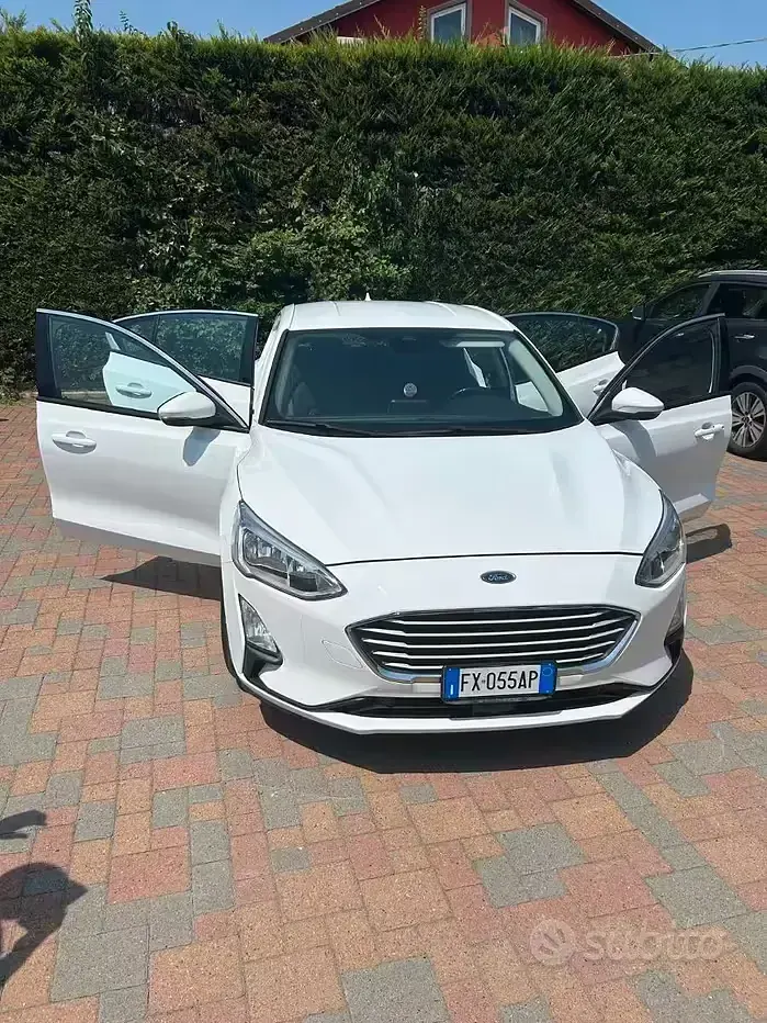 Usata Ford Focus 101 CV (74 kW) 2019 Bianco Berlina