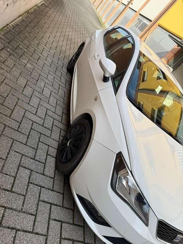 Second-hand Seat Ibiza 75 CP (55 kW) 2015 Alb Berlinǎ
