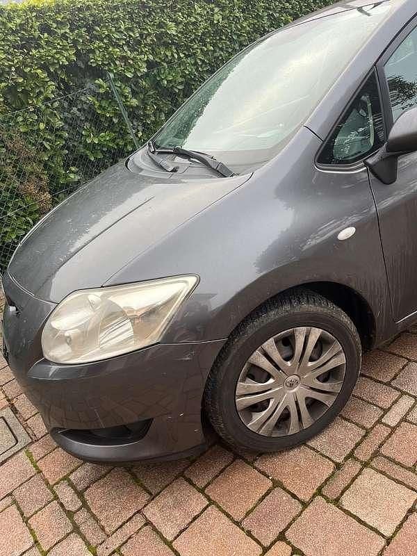 Usata Toyota Auris Sol 124 CV (91 kW) 2007 Utilitaria