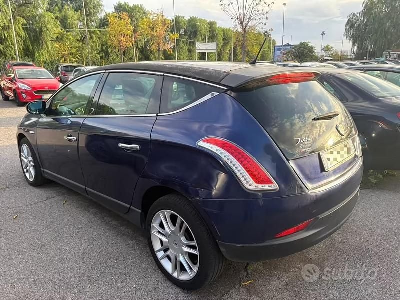 Usata Lancia Delta 119 CV (87 kW) 2009 Viola Utilitaria