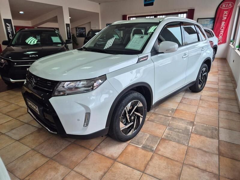 Bianco Nuova 2025 Suzuki Vitara Cool SUV | 22.990 € (Ottimo prezzo) - Immagine 1/4
