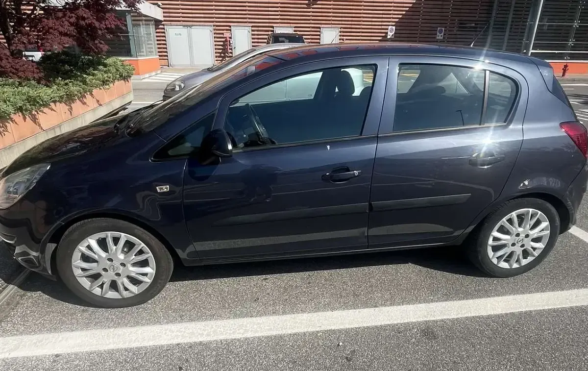 Usata Opel Corsa 69 CV (50 kW) 2009 Utilitaria
