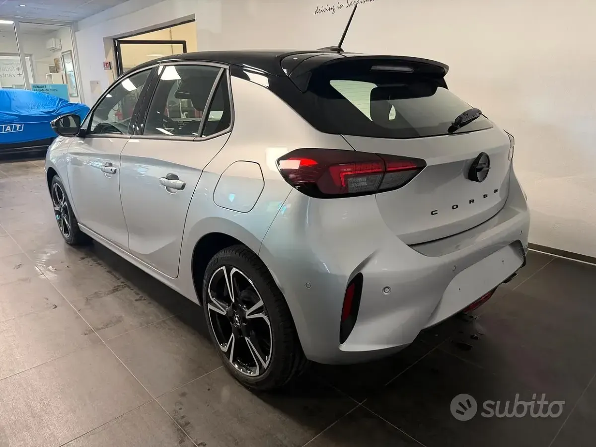 Usata Opel Corsa 101 CV (74 kW) 2025 Grigio Utilitaria