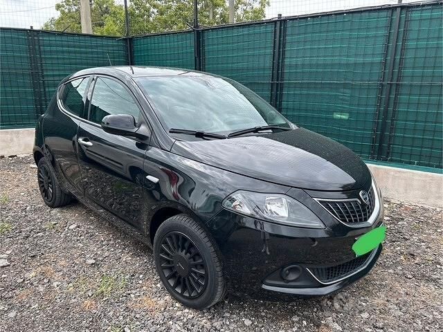 Usata 2022 Lancia Ypsilon S Due volumi | 9700 € (Ottimo prezzo) - Immagine 1/4