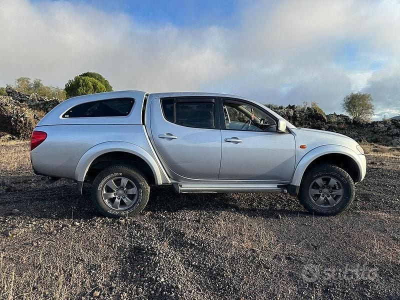 Usata Mitsubishi L200 136 CV (100 kW) 2008 Grigio Pick-up