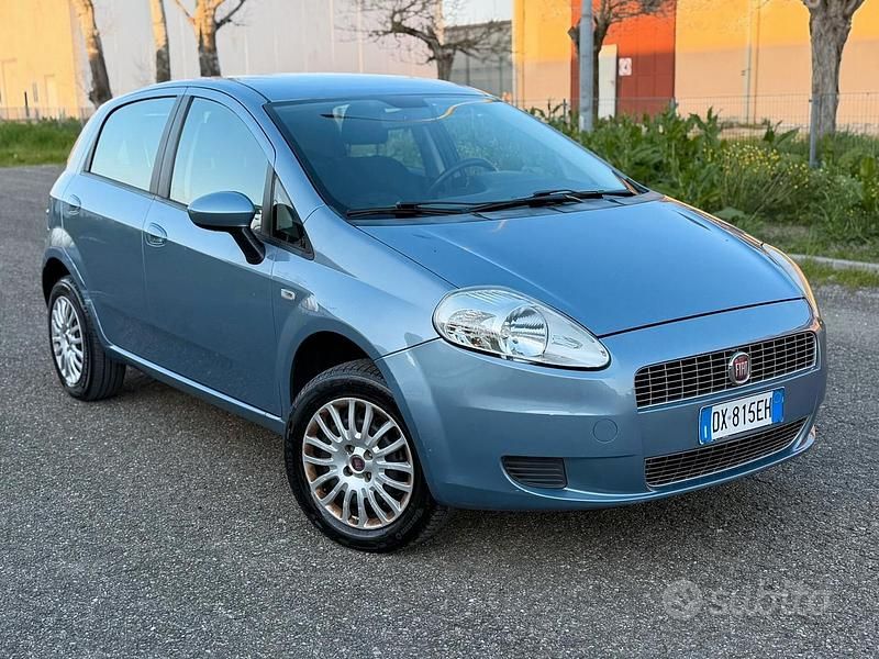 Usata Fiat Grande Punto 78 CV (57 kW) 2009 Blu Utilitaria