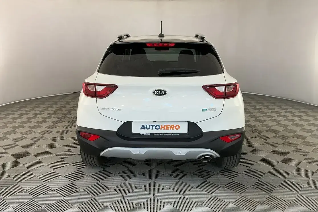 Usata Kia Stonic Style 120 CV (88 kW) 2020 Bianco SUV