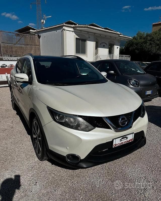 Usata Nissan Qashqai Tekna 131 CV (96 kW) 2015 Bianco SUV