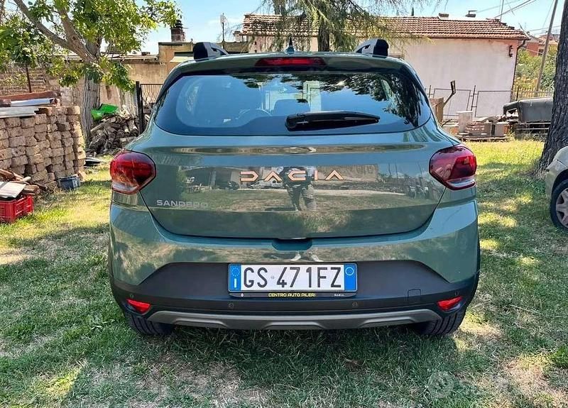 Usata Dacia Sandero Stepway 101 CV (74 kW) 2024 Verde Berlina