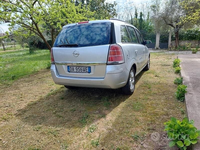 Usata Opel Zafira 120 CV (88 kW) 2004 Grigio Monovolume