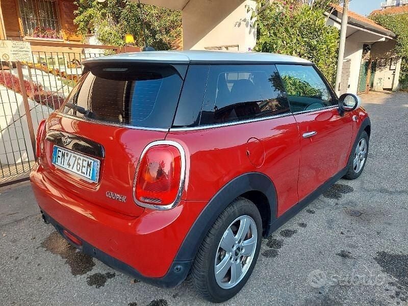 Usata Mini Cooper Hype 136 CV (100 kW) 2018 Rosso Utilitaria
