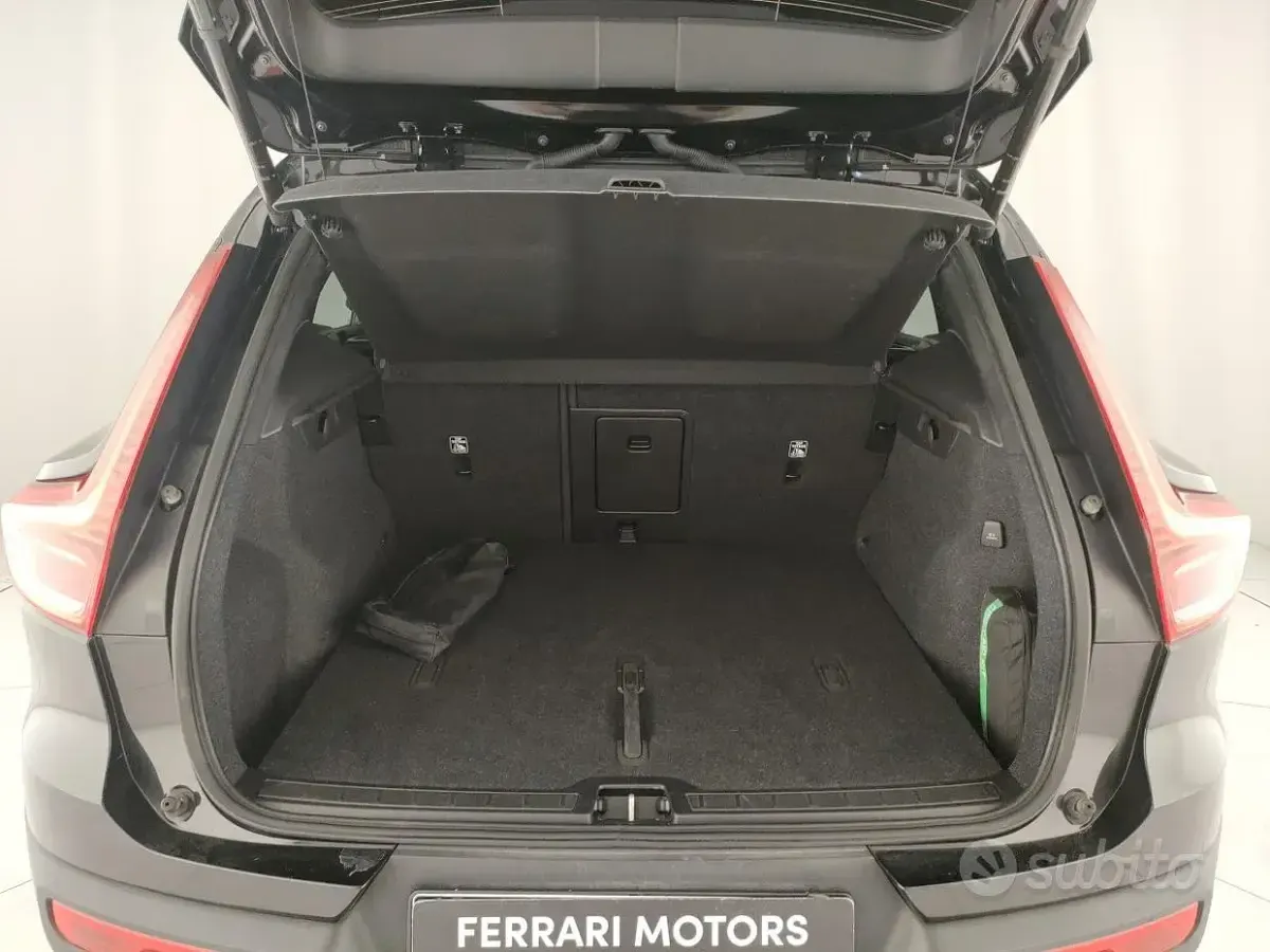Usata Volvo XC40 Core 163 CV (119 kW) 2022 Nero SUV