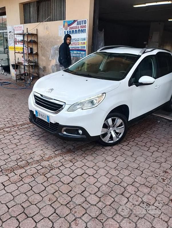 Usata Peugeot 2008 Allure 81 CV (59 kW) 2014 Bianco SUV