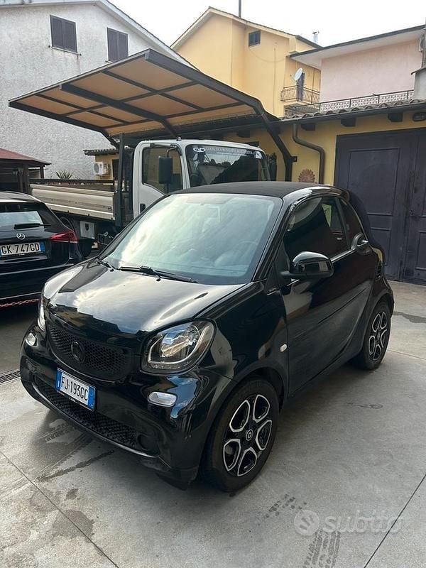 Nero Usata 2017 Smart ForTwo Coupé Coupé | 11.000 € - Immagine 1/4
