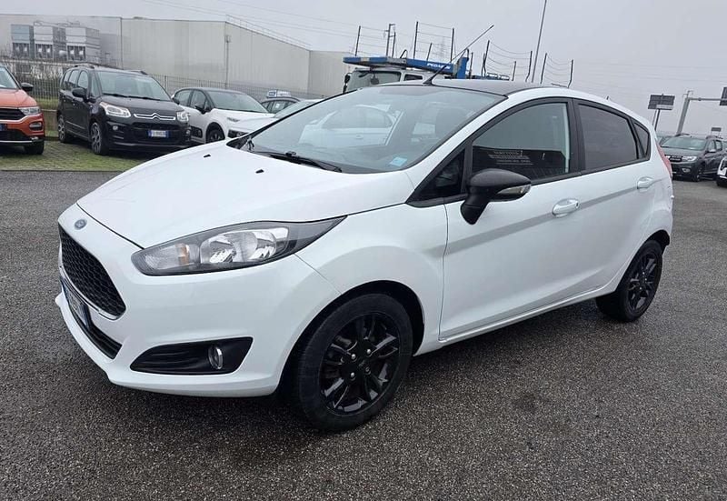 Usata Ford Fiesta 95 CV (69 kW) 2017 Bianco Berlina