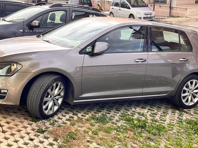 Usata VW Golf VII Highline 110 CV (80 kW) 2015 Grigio Berlina